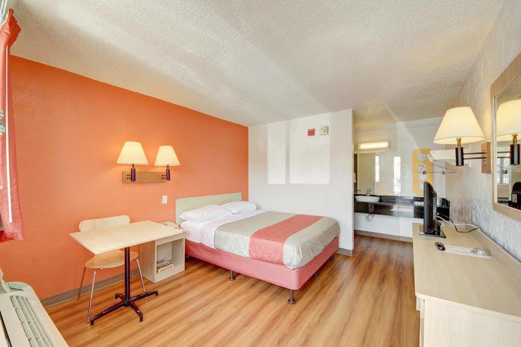 Red Roof Inn San Antonio Northeast - Rittiman Rd Esterno foto