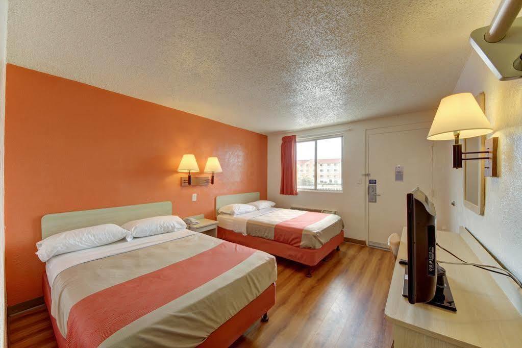 Red Roof Inn San Antonio Northeast - Rittiman Rd Esterno foto